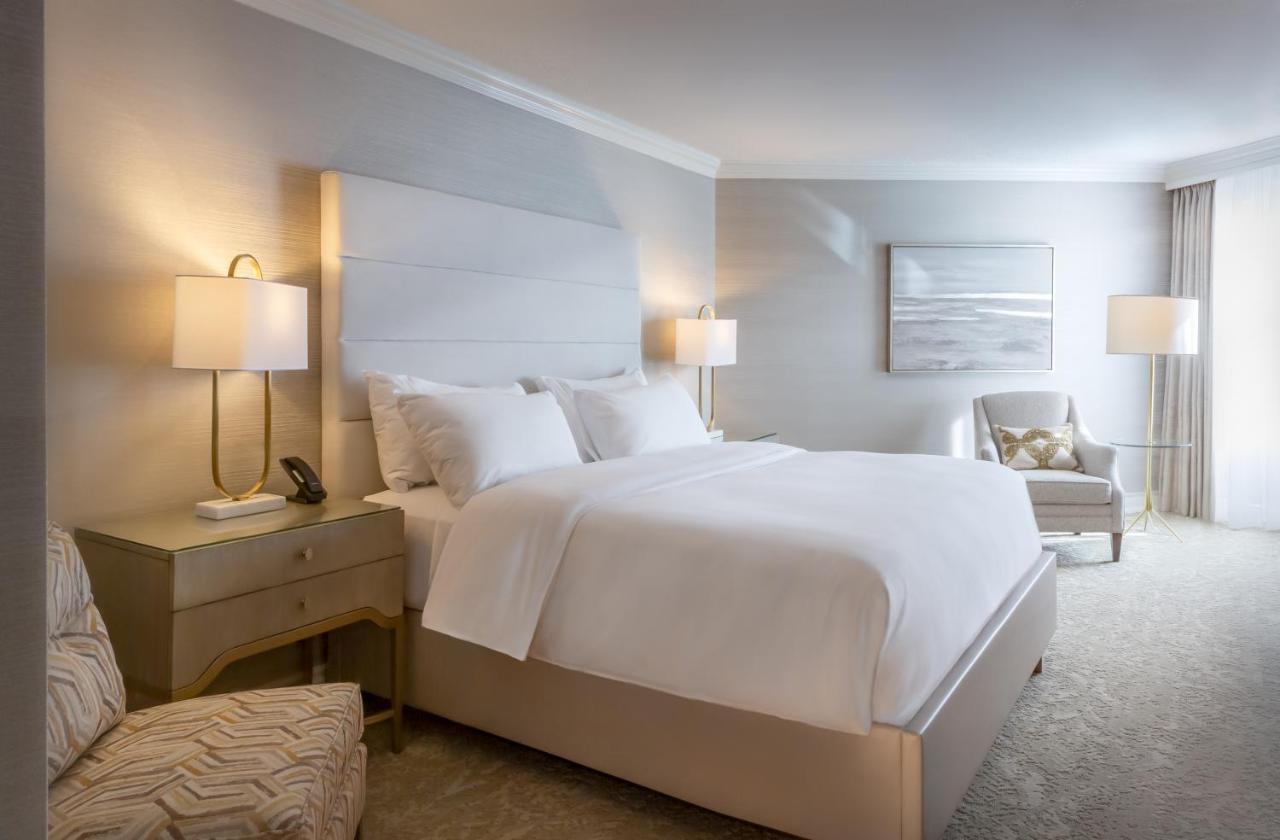 Доотель Стрешнево Водрей Джорион Экстерьер фото A guest room at The Westin Boston Seaport District