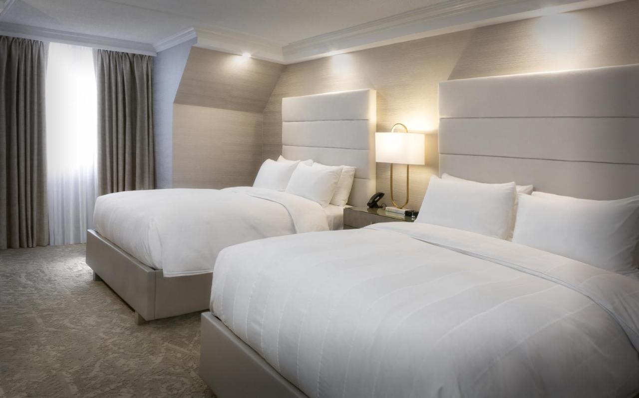 Доотель Стрешнево Водрей Джорион Экстерьер фото A guest room at the Hotel Commonwealth