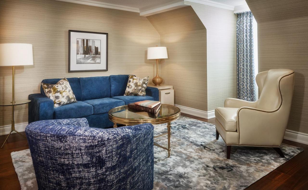 Доотель Стрешнево Водрей Джорион Экстерьер фото A living room at the Ritz-Carlton, Boston