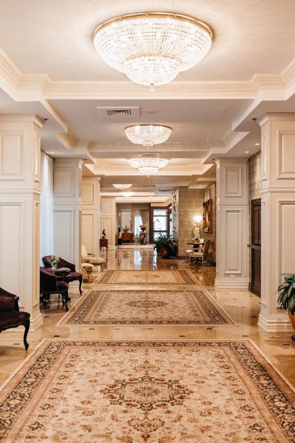 Доотель Стрешнево Водрей Джорион Экстерьер фото The lobby of the hotel