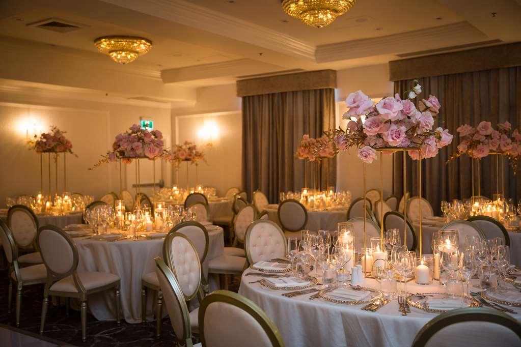Доотель Стрешнево Водрей Джорион Удобства фото The ballroom at the hotel