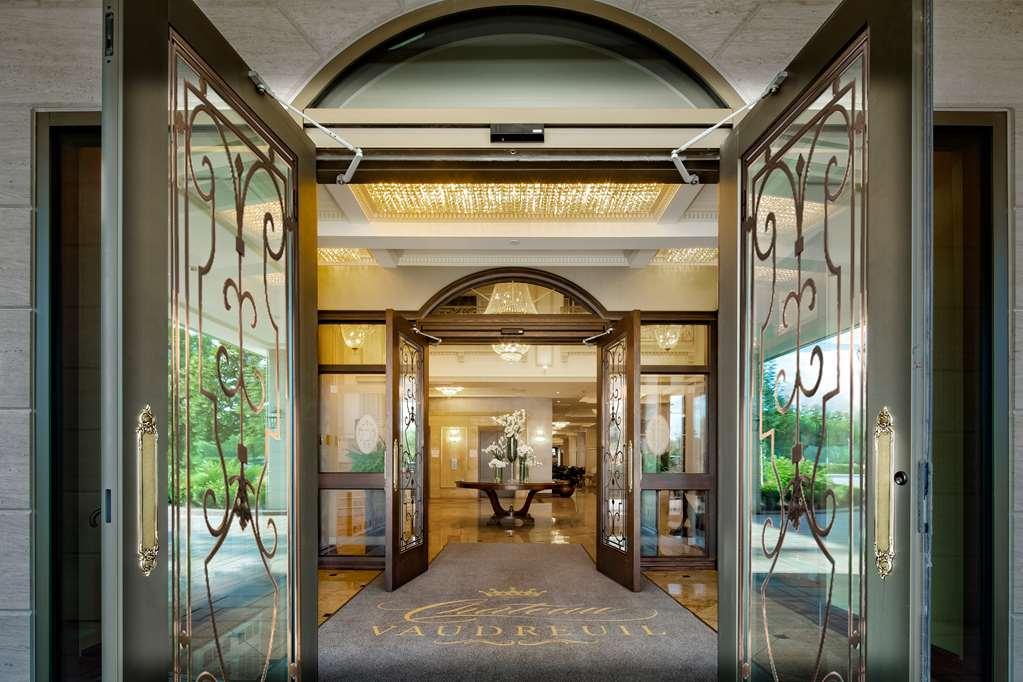 Доотель Стрешнево Водрей Джорион Экстерьер фото Entrance to the hotel