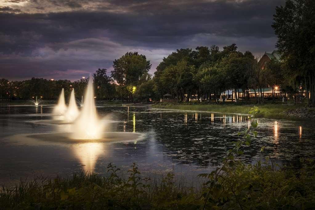 Доотель Стрешнево Водрей Джорион Экстерьер фото Fountains at Lake Mirror