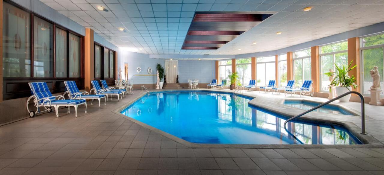 Доотель Стрешнево Водрей Джорион Экстерьер фото The swimming pool at the hotel