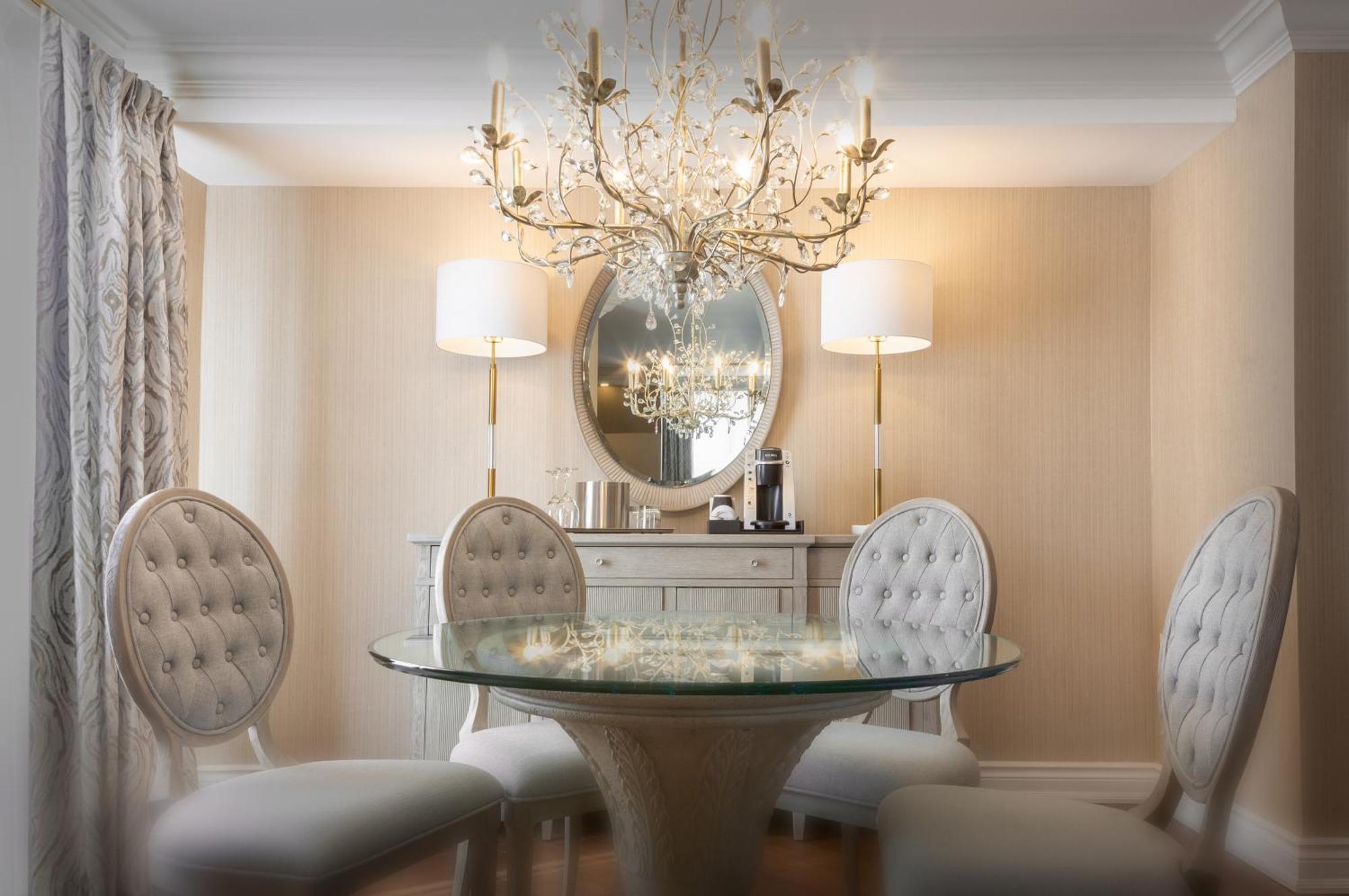 Доотель Стрешнево Водрей Джорион Экстерьер фото A dining room