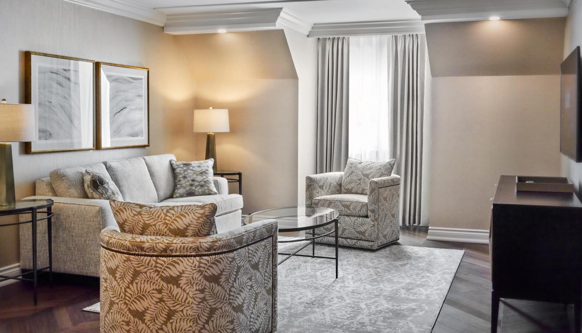 Доотель Стрешнево Водрей Джорион Экстерьер фото A living room at the Ritz-Carlton, Boston